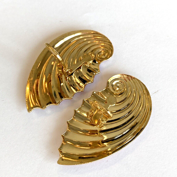 Vintage Clip On Earrings Statement Runway Goldtone & Pinks Enamel Seashell Wings - Picture 4 of 8